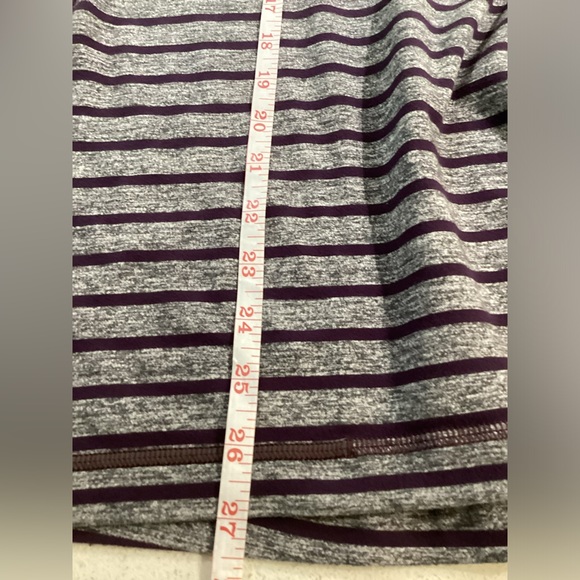 Lululemon Surge Warm 1/2 Zip. Size L. - Picture 9 of 10